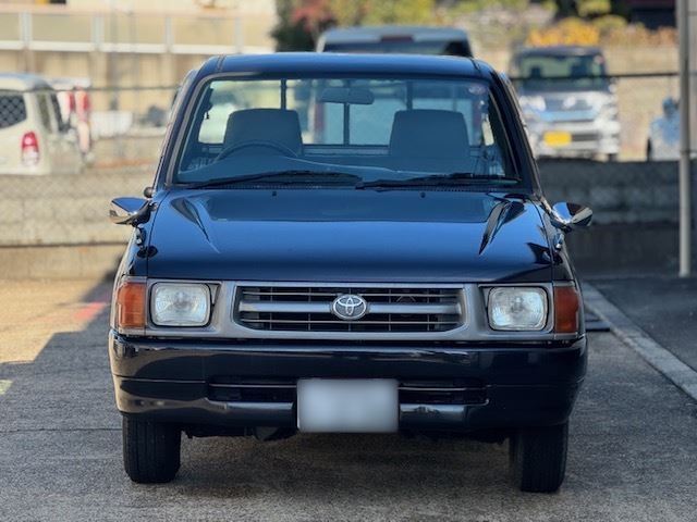 2004 Toyota Hilux - photo 1 2004 Toyota Hilux Truck for sale, Japanese used car export - photo 1 of 29 | GULJI TRADERS