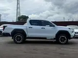 2026 Toyota Hilux 2.8 Z Diesel Turbo 4WD White Truck for sale, Japanese used car export - photo 4 of 42 | GULJI TRADERS