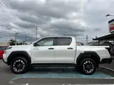 2026 Toyota Hilux 2.8Z Diesel Turbo 4WD Pearl Truck for sale, Japanese used car export - photo 8 of 30 | GULJI TRADERS