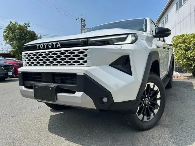 2026 Toyota Hilux 2.8 Z Diesel Turbo 4W White Truck for sale, Japanese used car export | GULJI TRADERS