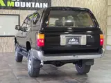 1990 Toyota Hilux Surf 2.0 SSR Limited 4WD Black Truck for sale, Japanese used car export - photo 46 of 72 | GULJI TRADERS