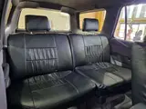 1990 Toyota Hilux Surf 2.0 SSR Limited 4WD Black Truck for sale, Japanese used car export - photo 56 of 72 | GULJI TRADERS
