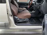 1998 Toyota Hilux Surf SSR-VLTD Wide 4WD White Truck for sale, Japanese used car export - photo 38 of 80 | GULJI TRADERS