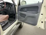 1998 Toyota Hilux Surf SSR-VLTD Wide 4WD White Truck for sale, Japanese used car export - photo 39 of 80 | GULJI TRADERS