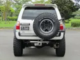 2000 Toyota Hilux Surf SSR-X Premium Selection Pearl Truck for sale, Japanese used car export - photo 6 of 23 | GULJI TRADERS