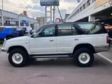 2000 Toyota Hilux Surf SSR-X V Selection Narrow Lift Pearl Color changed Truck for sale, Japanese used car export - photo 6 of 9 | GULJI TRADERS