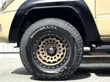 2004 Toyota Hilux Surf 2.7 SSR-G 4WD Silver Truck for sale, Japanese used car export - photo 36 of 80 | GULJI TRADERS