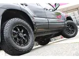 2009 Toyota Hilux Surf 2.7 SSR-X V Selection 4WD Black Truck for sale, Japanese used car export - photo 17 of 80 | GULJI TRADERS