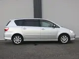 2005 Toyota Ipsum 240u G Selection, Ivory Interior Silver Van for sale, Japanese used car export - photo 4 of 9 | GULJI TRADERS
