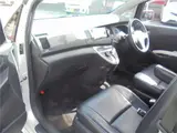 2012 Toyota Isis Platana V Selection White Interior Package Pearl Van for sale, Japanese used car export - photo 27 of 35 | GULJI TRADERS