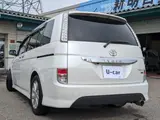 2012 Toyota Isis Platana V Selection White Interior Pearl Van for sale, Japanese used car export - photo 2 of 9 | GULJI TRADERS