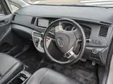 2012 Toyota Isis Platana V Selection White Interior Pearl Van for sale, Japanese used car export - photo 3 of 9 | GULJI TRADERS
