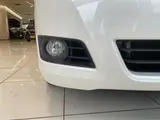 2014 Toyota Isis L 4WD White Van for sale, Japanese used car export - photo 18 of 24 | GULJI TRADERS