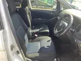 2014 Toyota Isis Platana V Selection Pearl Van for sale, Japanese used car export - photo 7 of 11 | GULJI TRADERS