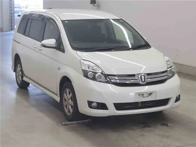 2015 Toyota Isis Platana - photo 1 2015 Toyota Isis Platana Pearl Van for sale, Japanese used car export | GULJI TRADERS