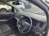 2015 Toyota Isis Platana Pearl Van for sale, Japanese used car export - photo 3 of 11 | GULJI TRADERS