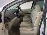 2016 Toyota Isis 1.8 LX Selection Pearl Van for sale, Japanese used car export - photo 4 of 41 | GULJI TRADERS
