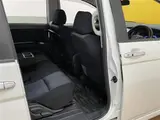 2016 Toyota Isis Platana V Selection Pearl Van for sale, Japanese used car export - photo 18 of 24 | GULJI TRADERS