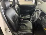 2017 Toyota Isis Platana V Selection Pearl Van for sale, Japanese used car export - photo 7 of 11 | GULJI TRADERS