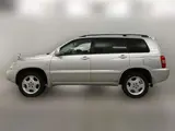 2002 Toyota Kluger FOUR S Package Silver SUV for sale, Japanese used car export - photo 4 of 9 | GULJI TRADERS