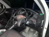 2004 Toyota Kluger 2.4S Pearl SUV for sale, Japanese used car export - photo 3 of 9 | GULJI TRADERS