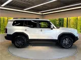2026 Toyota Land Cruiser VX Pearl Jeep for sale, Japanese used car export - photo 9 of 30 | GULJI TRADERS