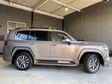 2026 Toyota Land Cruiser ZX / Modellista Aero / Rear Entertainment / JBL / Coolbox Other Jeep for sale, Japanese used car export - photo 4 of 37 | GULJI TRADERS