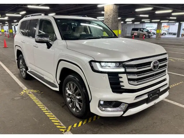2026 Toyota Land Cruiser ZX - photo 1 2026 Toyota Land Cruiser ZX Pearl Jeep for sale, Japanese used car export - photo 1 of 7 | GULJI TRADERS