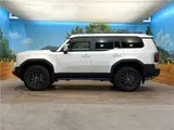 2026 Toyota Land Cruiser VX Pearl Jeep for sale, Japanese used car export - photo 9 of 30 | GULJI TRADERS