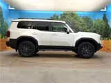 2026 Toyota Land Cruiser VX Pearl Jeep for sale, Japanese used car export - photo 12 of 30 | GULJI TRADERS