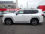 2026 Toyota Land Cruiser ZX Diesel Turbo Pearl Jeep for sale, Japanese used car export - photo 8 of 80 | GULJI TRADERS