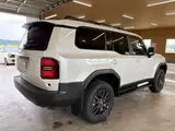 2026 Toyota Land Cruiser 2.7 VX 4WD Pearl Jeep for sale, Japanese used car export - photo 27 of 30 | GULJI TRADERS