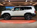 2026 Toyota Land Cruiser VX Pearl Jeep for sale, Japanese used car export - photo 21 of 30 | GULJI TRADERS