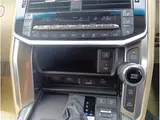 2026 Toyota Land Cruiser Rear entertainment system / Cool box / Modellista / ZX Pearl Jeep for sale, Japanese used car export - photo 28 of 32 | GULJI TRADERS