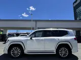 2026 Toyota Land Cruiser ZX 4WD White Jeep for sale, Japanese used car export - photo 9 of 24 | GULJI TRADERS