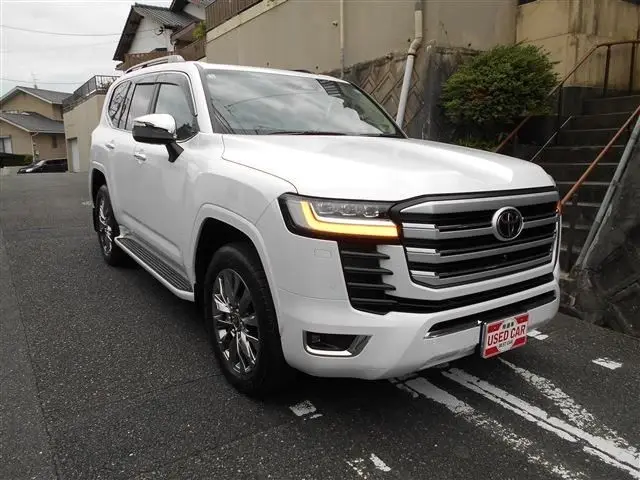 2026 Toyota Land Cruiser 3.3 ZX 5 people - photo 1 2026 Toyota Land Cruiser 3.3 ZX 5 people Pearl Jeep for sale, Japanese used car export - photo 1 of 21 | GULJI TRADERS