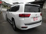 2026 Toyota Land Cruiser 3.3 ZX 5 people Pearl Jeep for sale, Japanese used car export - photo 4 of 21 | GULJI TRADERS