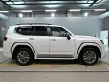 2026 Toyota Land Cruiser ZX 4WD Pearl Jeep for sale, Japanese used car export - photo 3 of 12 | GULJI TRADERS