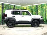 2026 Toyota Land Cruiser FJ VX Pearl Jeep for sale, Japanese used car export - photo 18 of 30 | GULJI TRADERS