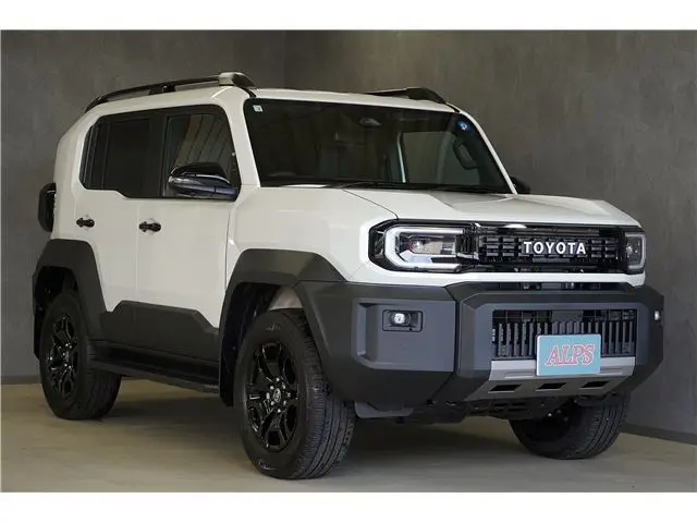 2026 Toyota Land Cruiser FJ VX 4WD, 1 owner Pearl Jeep for sale, Japanese used car export - photo 1 of 29 | GULJI TRADERS