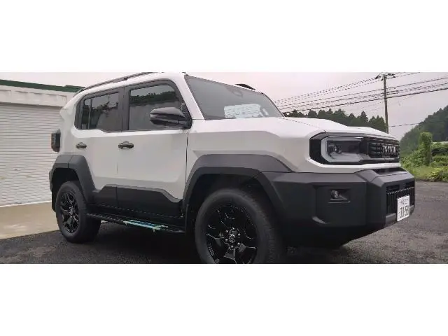 2026 Toyota Land Cruiser FJ VX Pearl Jeep for sale, Japanese used car export - photo 1 of 16 | GULJI TRADERS