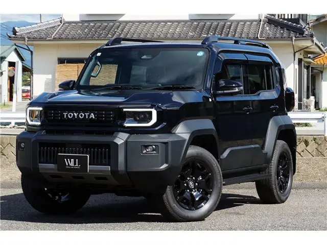 2026 Toyota Land Cruiser FJ VX HDMI TV - photo 1 2026 Toyota Land Cruiser FJ VX HDMI TV Black Jeep for sale, Japanese used car export - photo 1 of 39 | GULJI TRADERS
