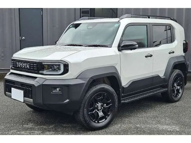2026 Toyota Land Cruiser FJ VX User trade-in, one owner - photo 1 2026 Toyota Land Cruiser FJ VX User trade-in, one owner White Jeep for sale, Japanese used car export - photo 1 of 10 | GULJI TRADERS