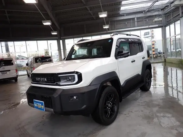 2026 Toyota Land Cruiser FJ VX Part-time 4WD - photo 1 2026 Toyota Land Cruiser FJ VX Part-time 4WD Pearl Jeep for sale, Japanese used car export - photo 1 of 24 | GULJI TRADERS