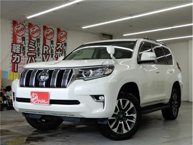 2023 Toyota Land Cruiser Prado TX L Package ☆ Sunroof ☆ 7-seater - photo 1 2023 Toyota Land Cruiser Prado TX L Package ☆ Sunroof ☆ 7-seater Pearl Jeep for sale, Japanese used car export - photo 1 of 32 | GULJI TRADERS