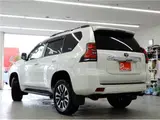 2023 Toyota Land Cruiser Prado TX L Package ☆ Sunroof ☆ 7-seater Pearl Jeep for sale, Japanese used car export - photo 4 of 32 | GULJI TRADERS