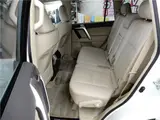 2023 Toyota Land Cruiser Prado TX L Package ☆ Sunroof ☆ 7-seater Pearl Jeep for sale, Japanese used car export - photo 28 of 32 | GULJI TRADERS