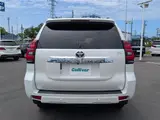 2023 Toyota Land Cruiser Prado TX L Package 4WD Pearl Jeep for sale, Japanese used car export - photo 17 of 24 | GULJI TRADERS