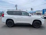 2023 Toyota Land Cruiser Prado TX L Package 4WD Pearl Jeep for sale, Japanese used car export - photo 18 of 24 | GULJI TRADERS