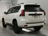 2023 Toyota Land Cruiser Prado TXL Package Matte Bra 4WD Pearl Jeep for sale, Japanese used car export - photo 6 of 12 | GULJI TRADERS